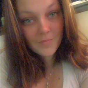 Meet your Posher, Halie